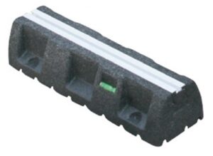 Montageblok med skinne til varmepumpe længde 450 mm