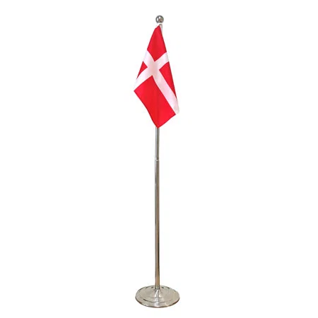 Gulvflag i metal 108-192 cm Dannebrog